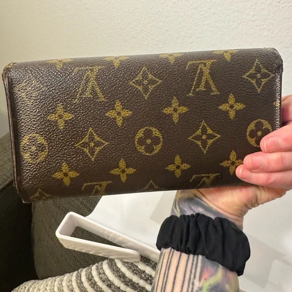 Louis Vuitton Monogram Wallet - Picture 2 of 6